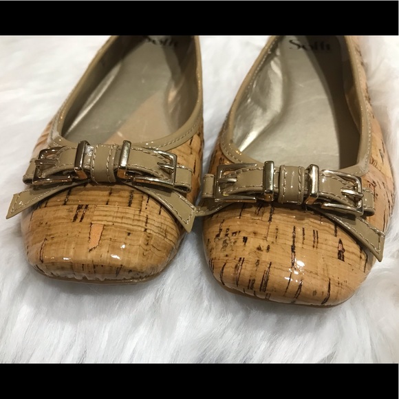 Cork Flats with Bow Buckle - Picture 2 of 5